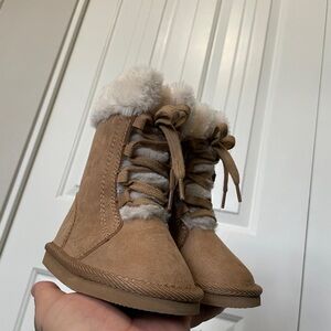 Old Navy Toddler Faux-Suede Faux-Fur Lined Boots